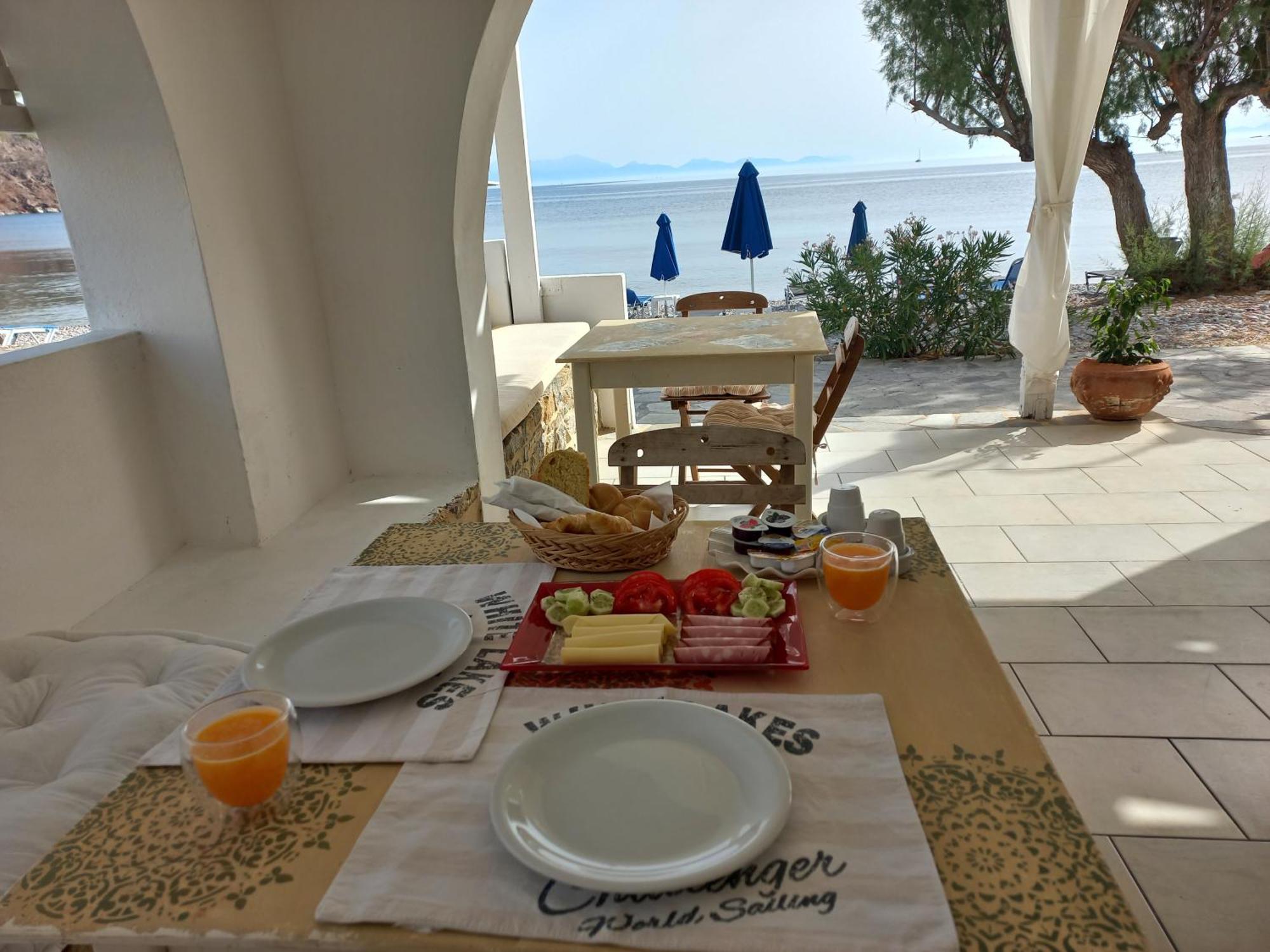 Pavlos Rooms Livadia  ภายนอก รูปภาพ
