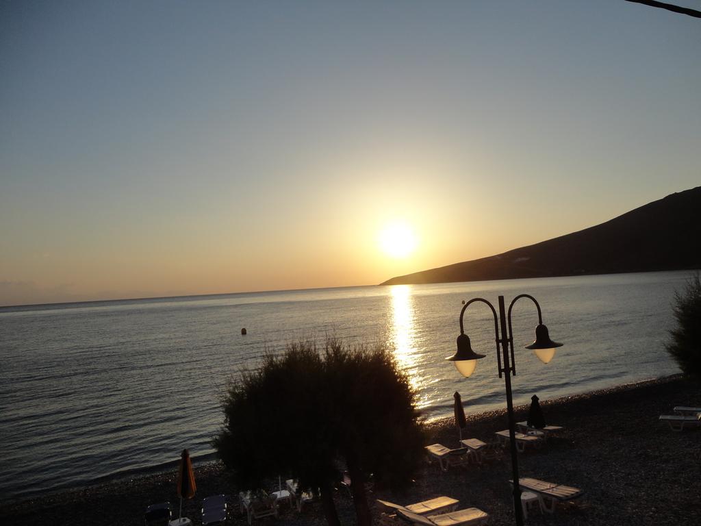 Pavlos Rooms Livadia  ภายนอก รูปภาพ