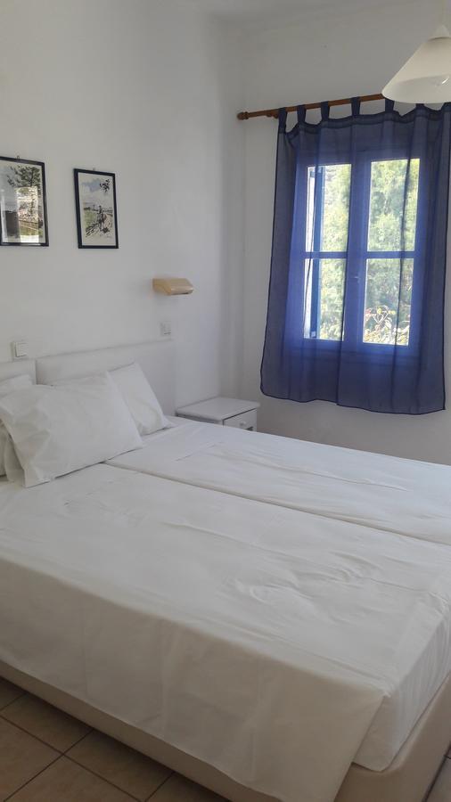 Pavlos Rooms Livadia  ภายนอก รูปภาพ