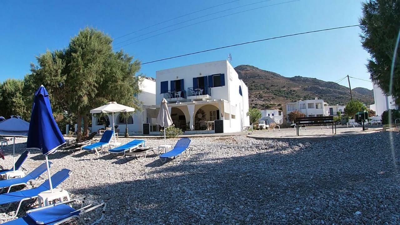 Pavlos Rooms Livadia  ภายนอก รูปภาพ